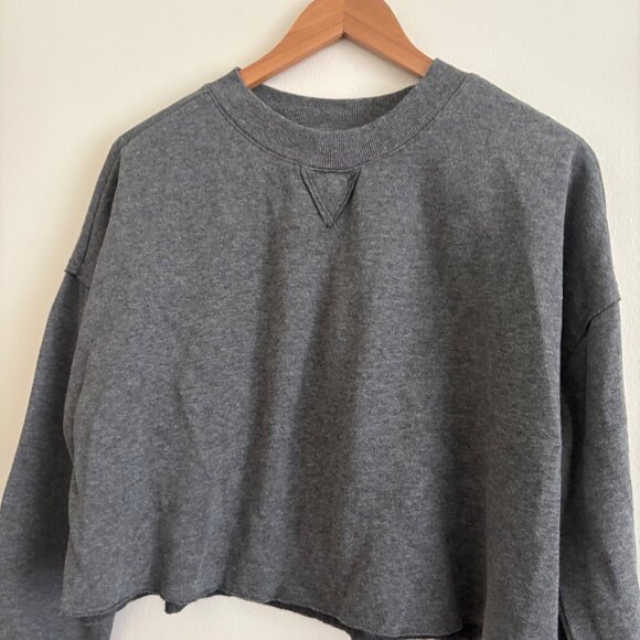Colsie Crewneck Cropped Pullover Sweatshirt Grey Women’s Size M - Picture 3 of 8